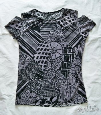 Schulter-T-Shirt